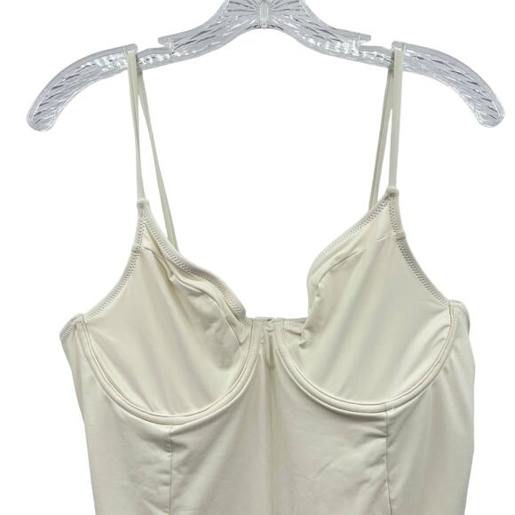 Good American Plus Size Swimsuit Showoff One-Piece Swimwear - Picture 7 of 12